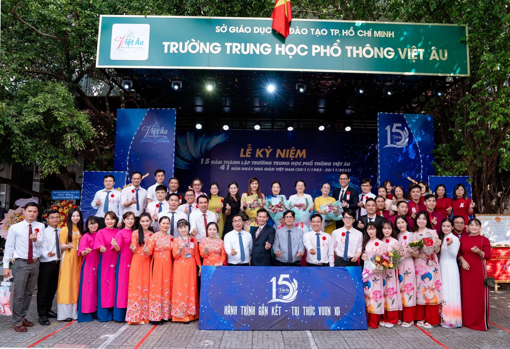 THPT Việt Âu